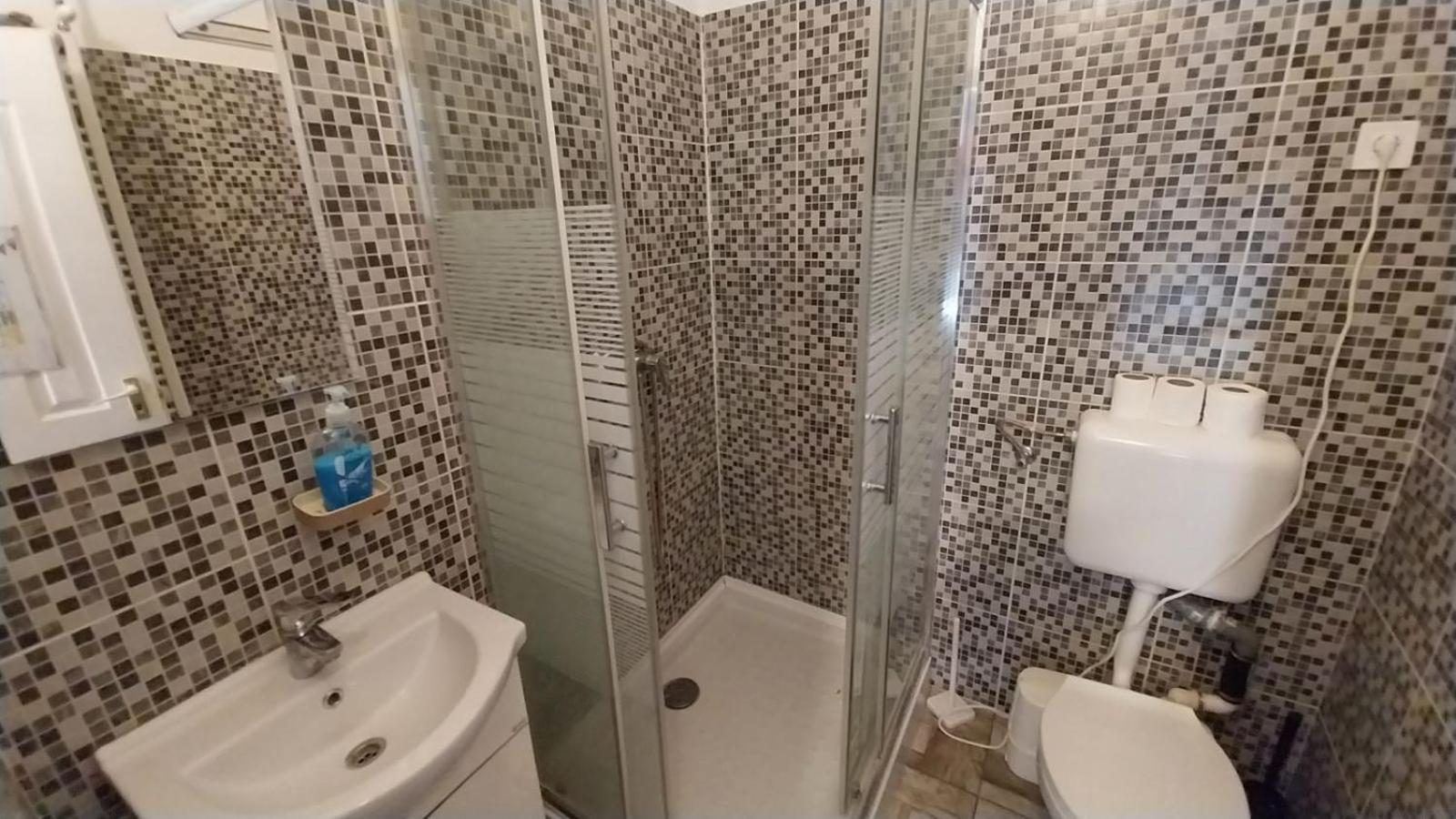 Aradi Rooms With Private Bathroom In The City Centre Будапеща Екстериор снимка