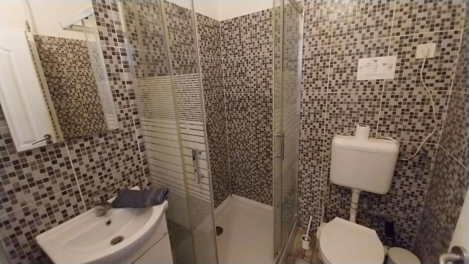 Aradi Rooms With Private Bathroom In The City Centre Будапеща Екстериор снимка