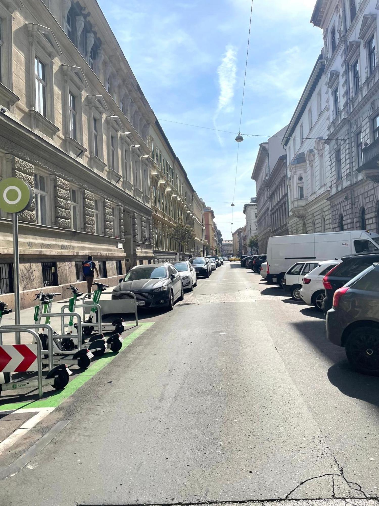 Aradi Rooms With Private Bathroom In The City Centre Будапеща Екстериор снимка