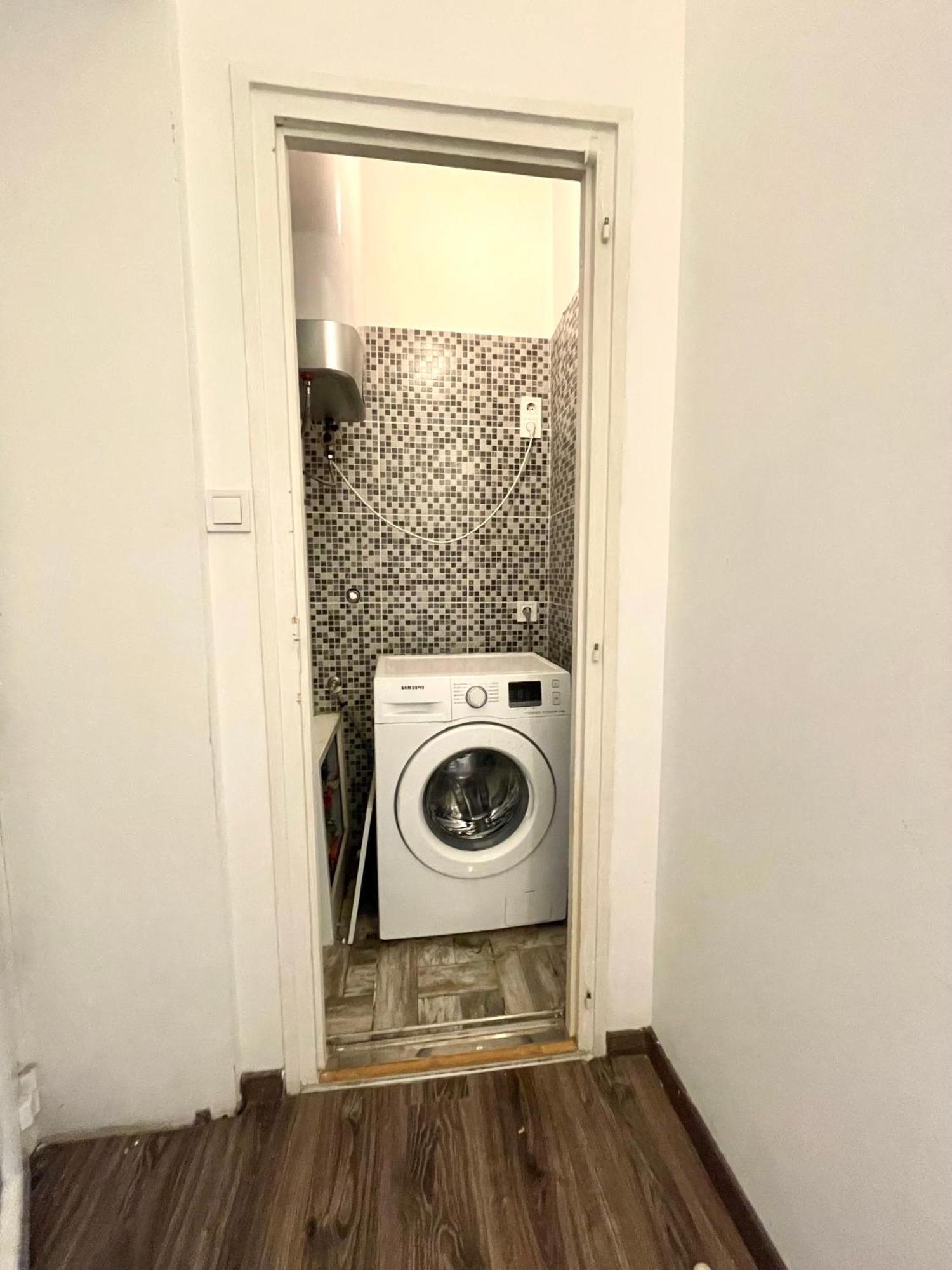 Aradi Rooms With Private Bathroom In The City Centre Будапеща Екстериор снимка