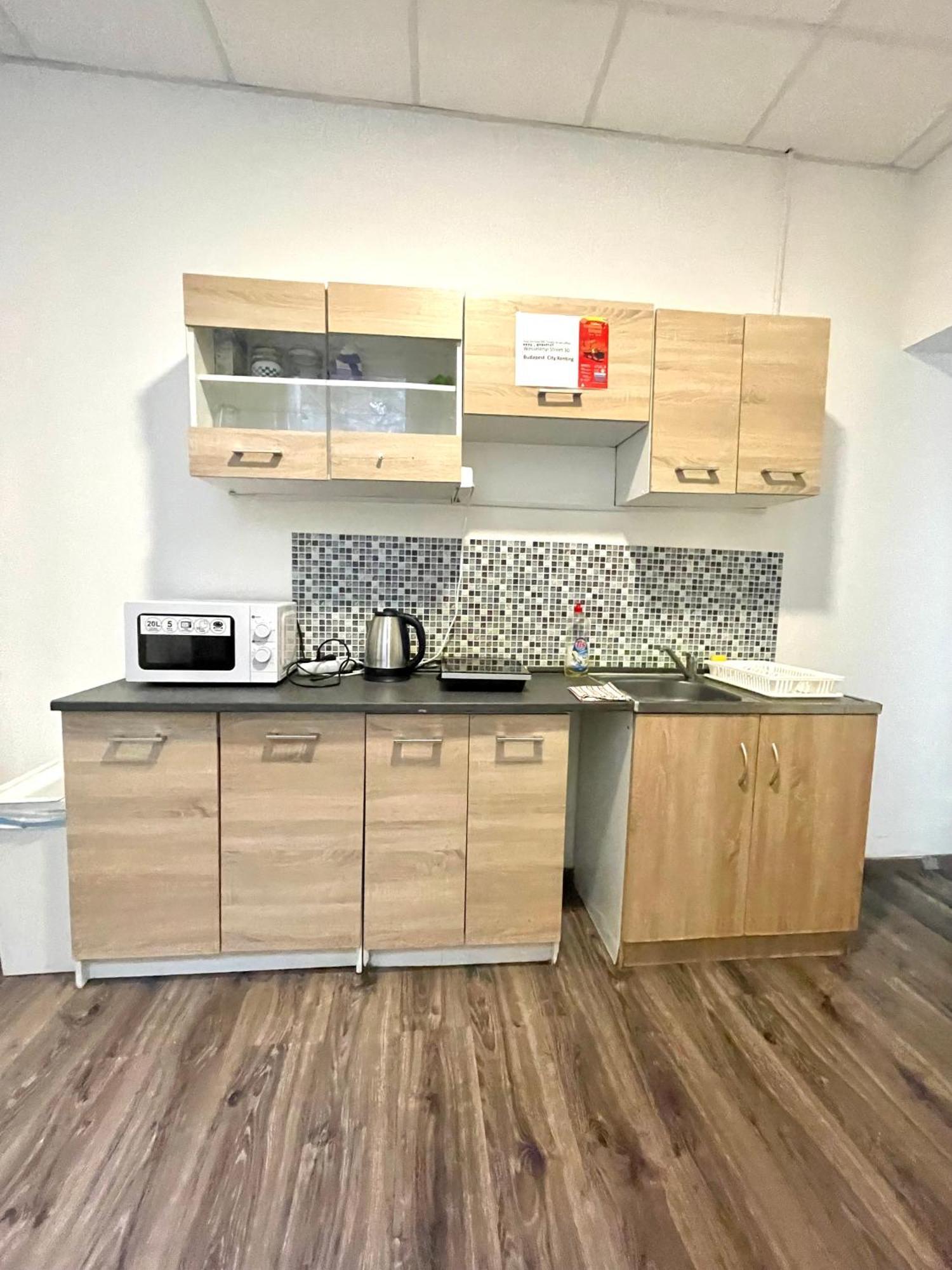 Aradi Rooms With Private Bathroom In The City Centre Будапеща Екстериор снимка