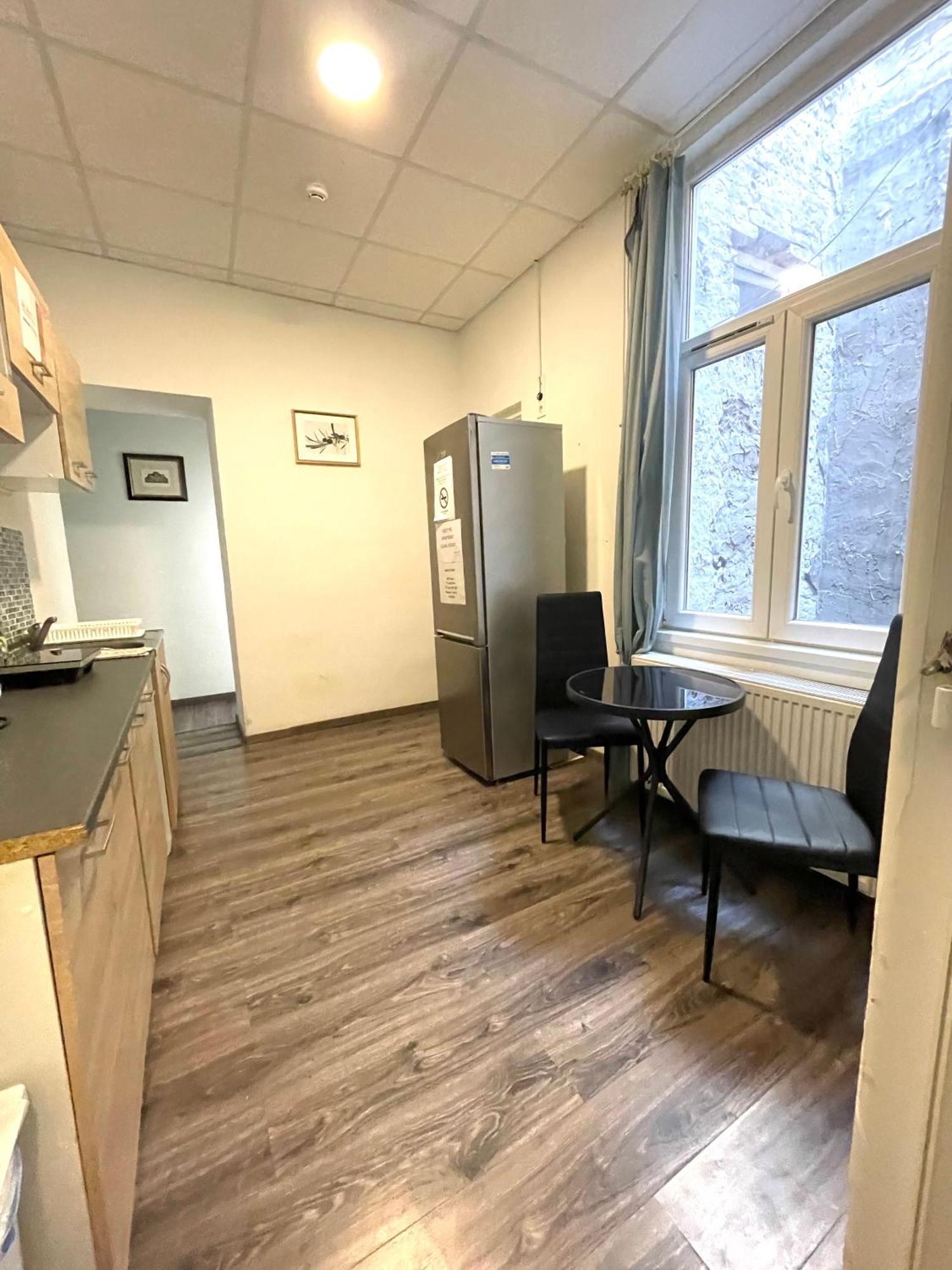 Aradi Rooms With Private Bathroom In The City Centre Будапеща Екстериор снимка