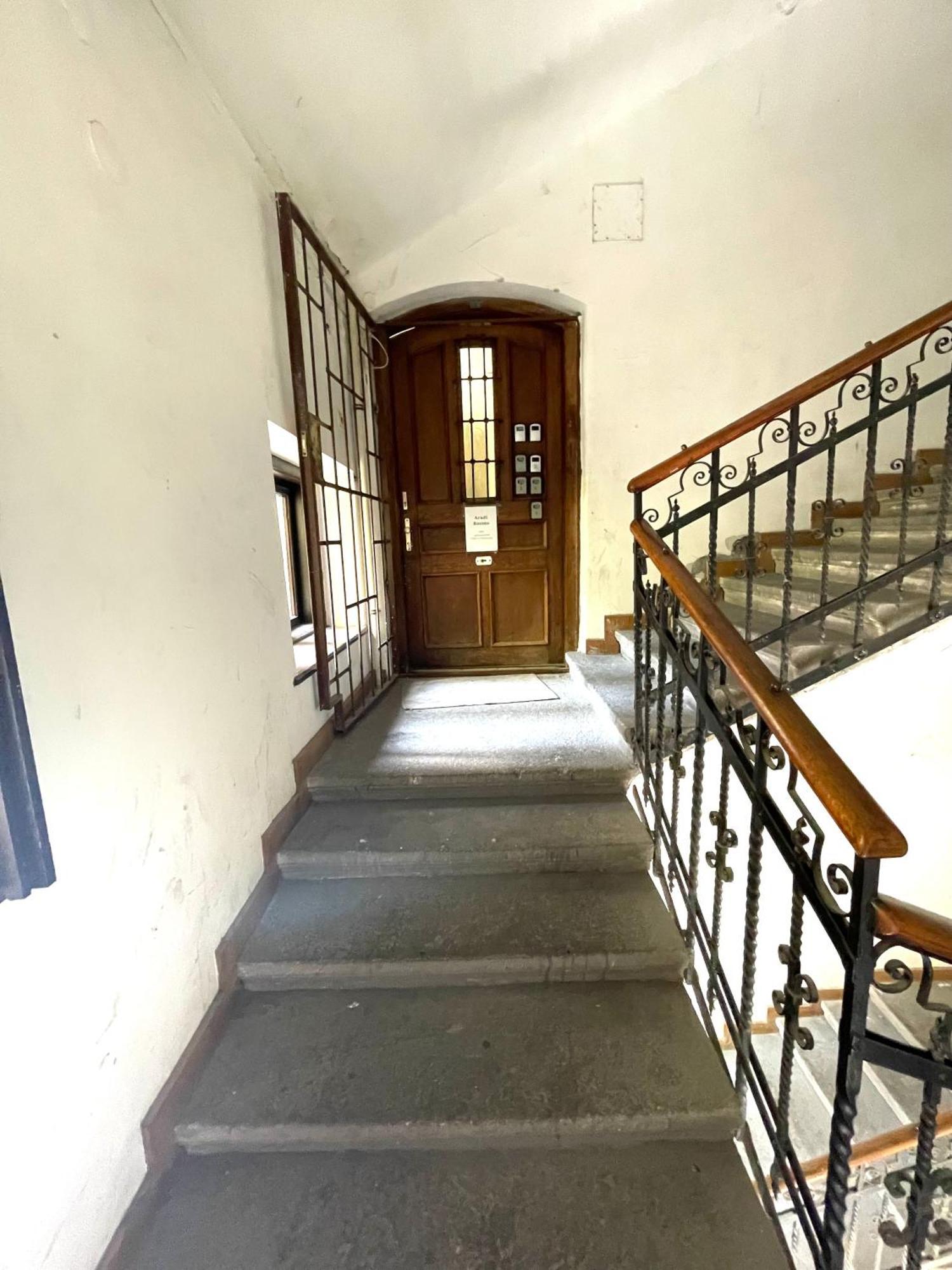 Aradi Rooms With Private Bathroom In The City Centre Будапеща Екстериор снимка