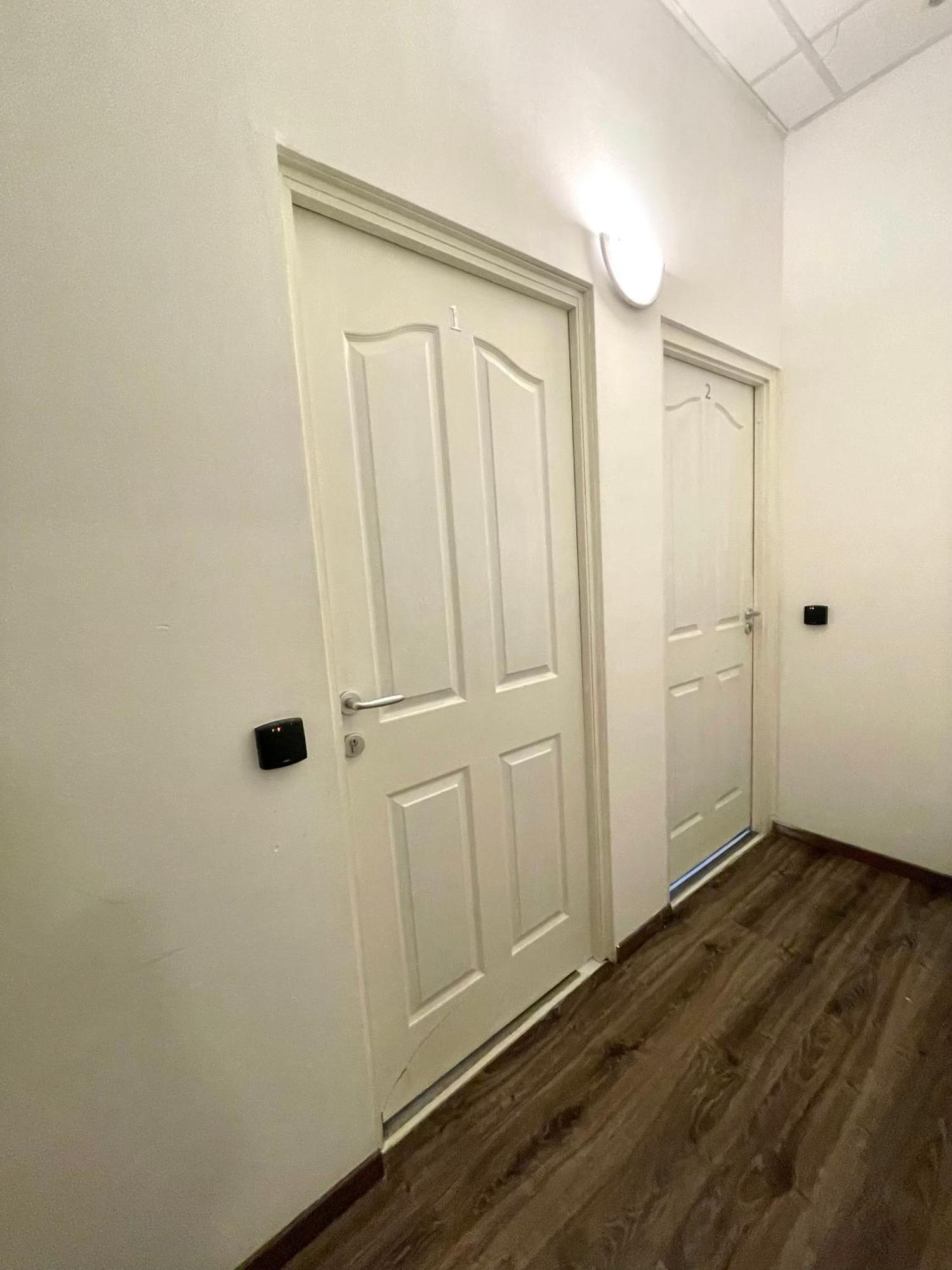 Aradi Rooms With Private Bathroom In The City Centre Будапеща Екстериор снимка