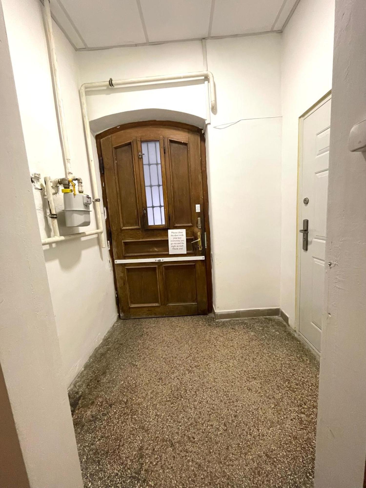 Aradi Rooms With Private Bathroom In The City Centre Будапеща Екстериор снимка